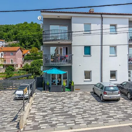Apartment Lana 3 *